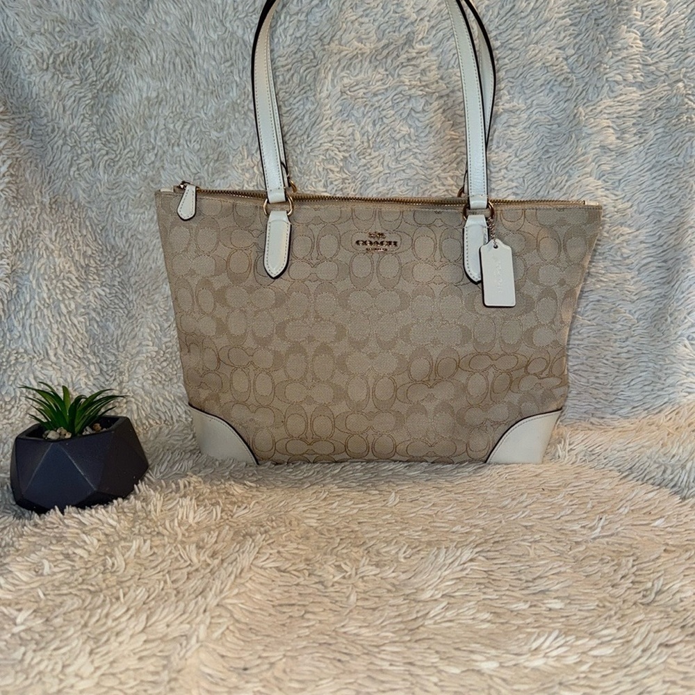 Coach F29958 Signature Jacquard Zip Tote Bag - Light Khaki/Chalk - Picture 2 of 12